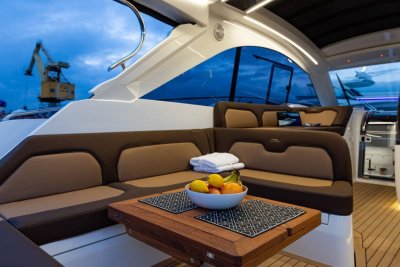 Galeon 405 HTS — Photo 12