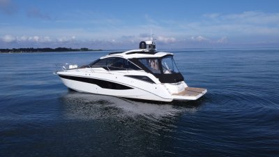 Galeon 405 HTS — Photo 3